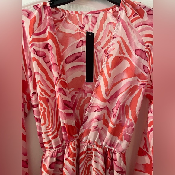 NWT deep V dress - Picture 3 of 4